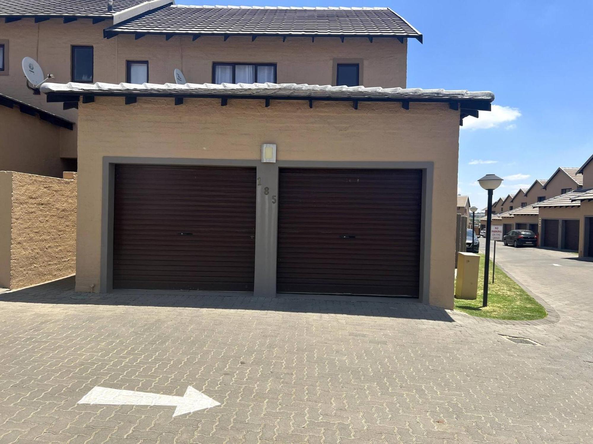 Cozy 3 Bed Duplex ,Sleeps 6 With Double Bathroom Midrand Exterior photo