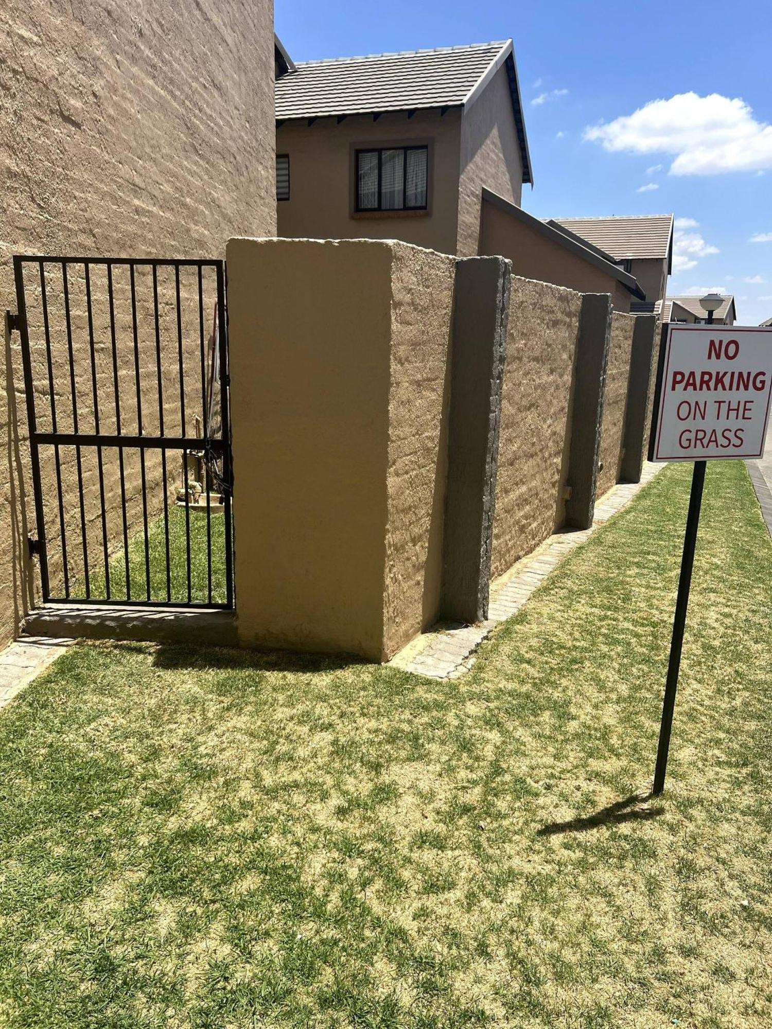 Cozy 3 Bed Duplex ,Sleeps 6 With Double Bathroom Midrand Exterior photo