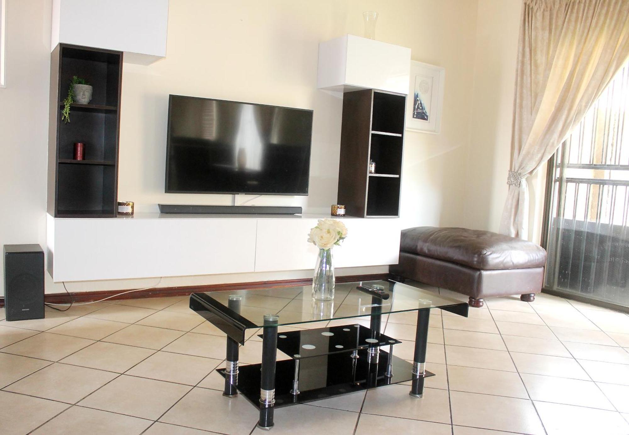 Cozy 3 Bed Duplex ,Sleeps 6 With Double Bathroom Midrand Exterior photo