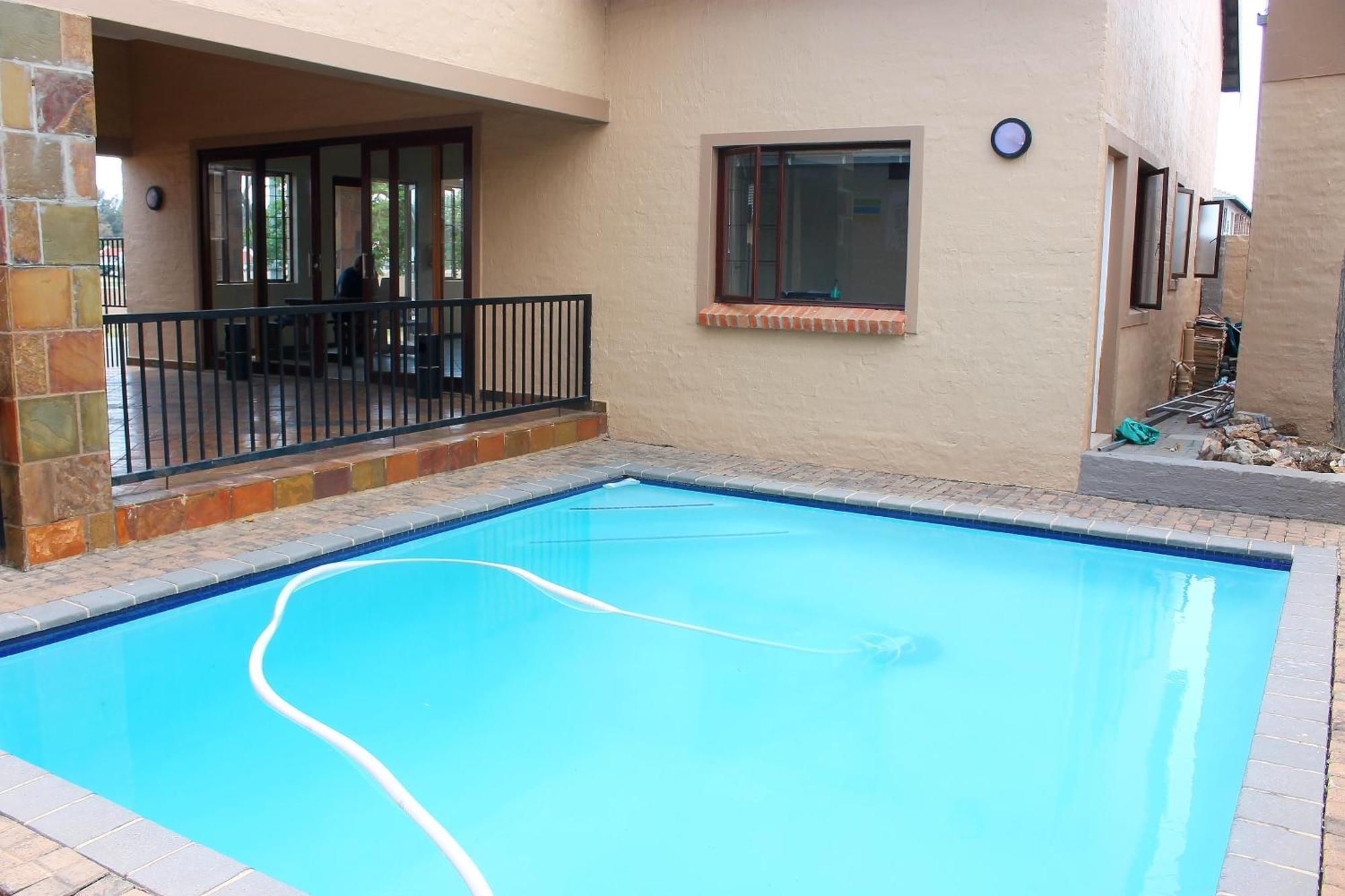 Cozy 3 Bed Duplex ,Sleeps 6 With Double Bathroom Midrand Exterior photo