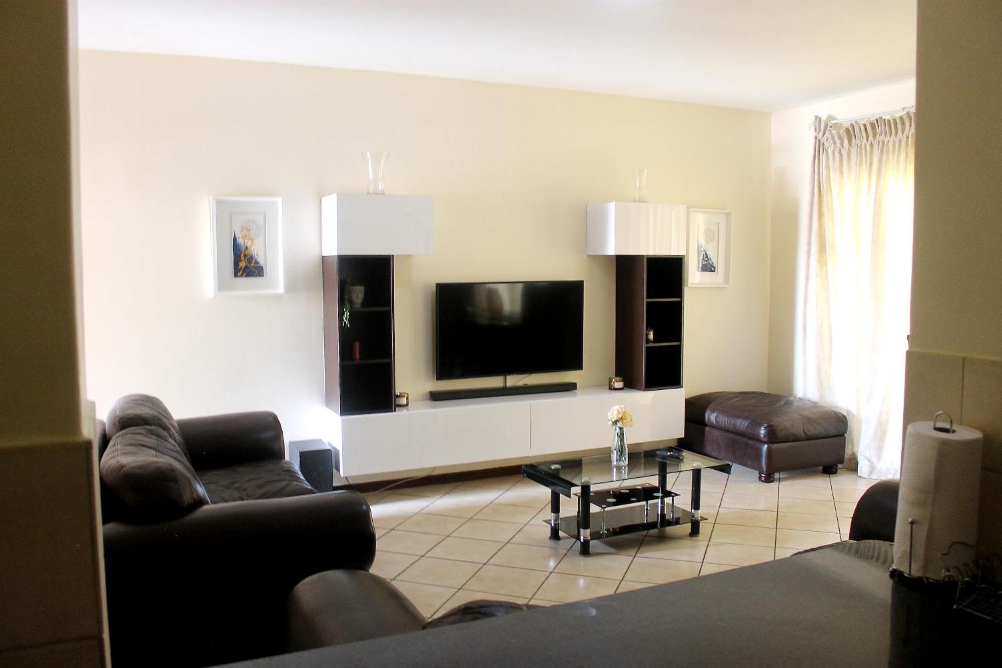 Cozy 3 Bed Duplex ,Sleeps 6 With Double Bathroom Midrand Exterior photo