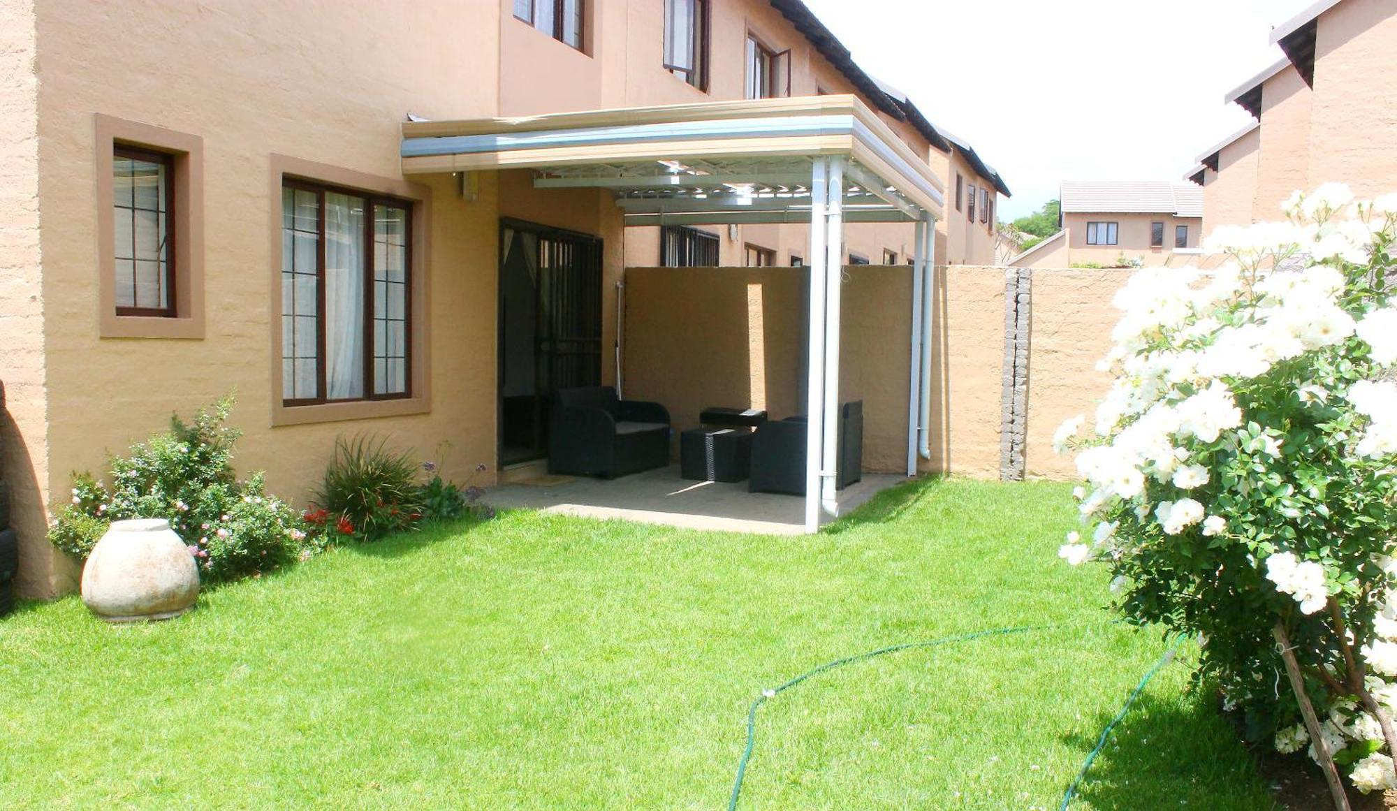 Cozy 3 Bed Duplex ,Sleeps 6 With Double Bathroom Midrand Exterior photo